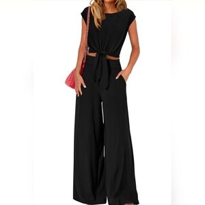 Set Of Blouse And High-Rise Black Wide Leg Knit Pants with Pockets